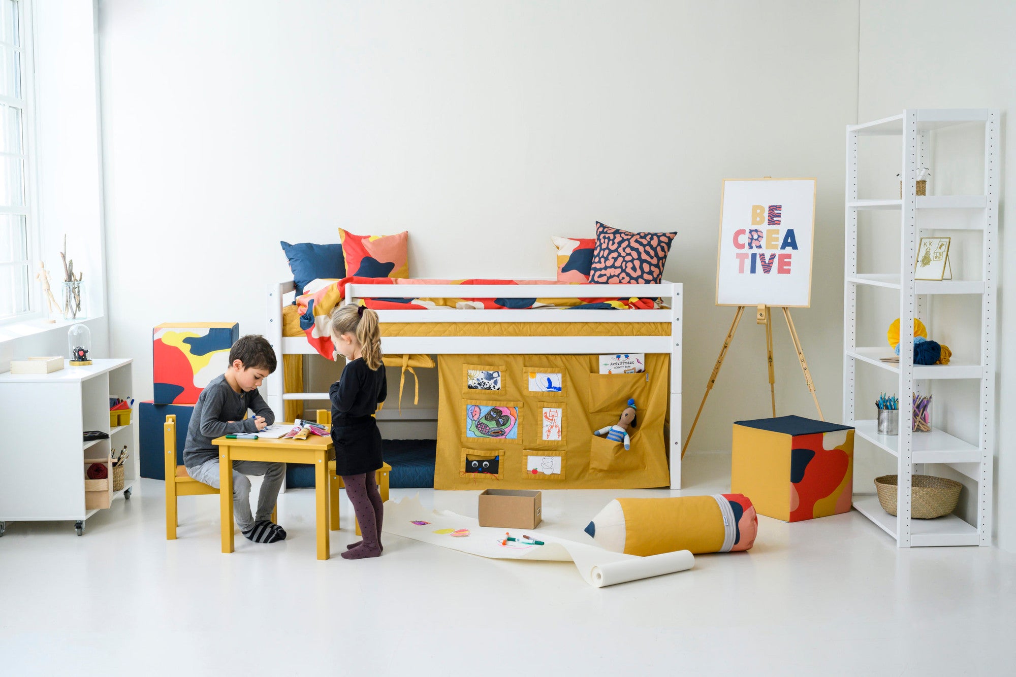 Hoppekids MADS Kindertisch aus massivem Kiefernholz und MDF-Holz
