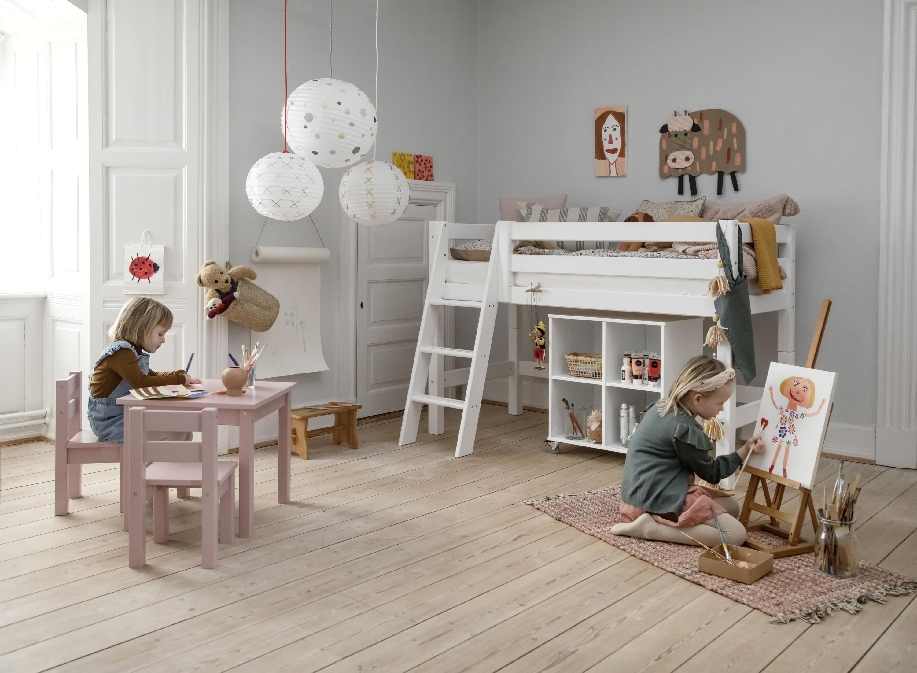 Hoppekids MADS Kindertisch aus massivem Kiefernholz und MDF-Holz
