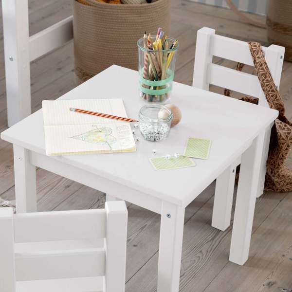 Hoppekids Kindersitzgruppe MADS mit 3 Stühlen und 1 Tisch aus massivem Kiefernholz und MDF-Holz weiß
