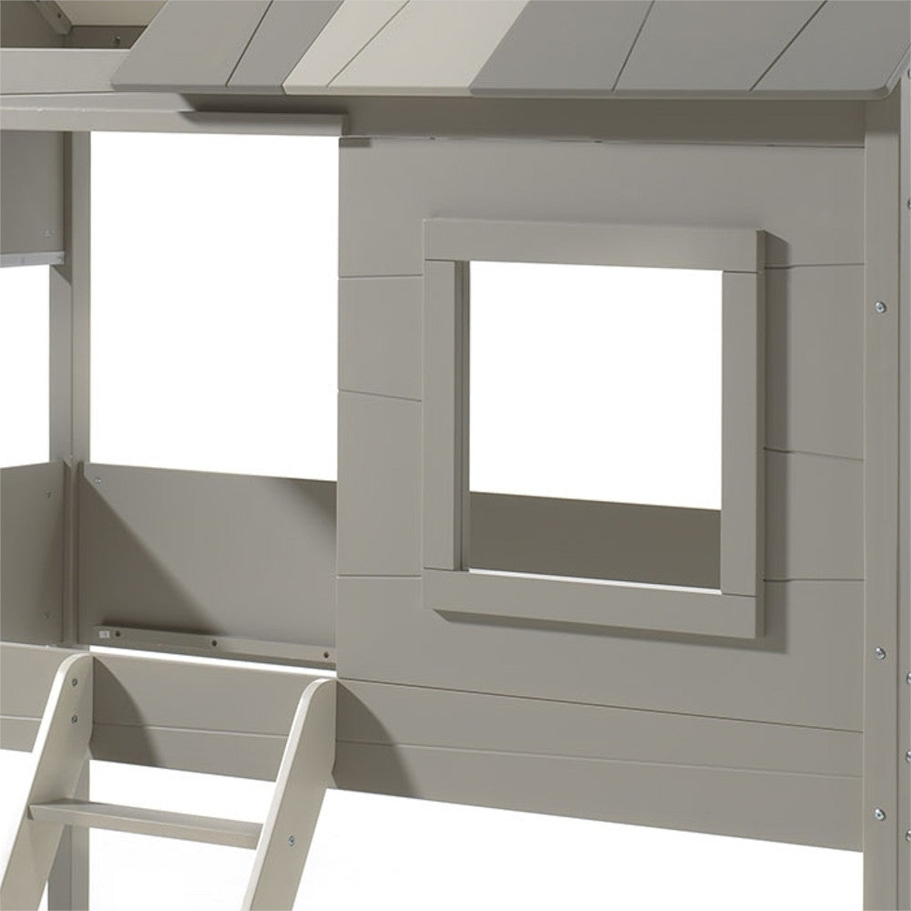 Hausbett Jelany Vipack inklusive Dachüberbau in Baumhausoptik aus hochwertigem MDF Holz in 90*200 cm